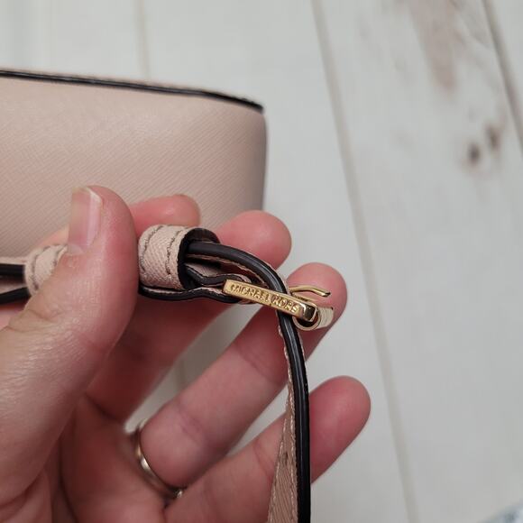 Michael Kors small jet set pink saffiano leather gold chain crossbody bag purse - Picture 12 of 15